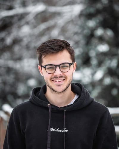 Instructor Jason Roy professional swimmer