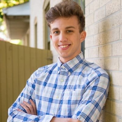 Customer testimonial photo - Luis Gonzalez